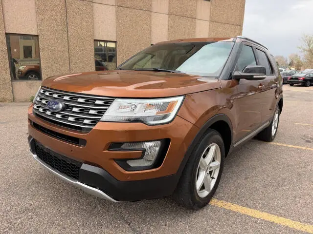 2017 Ford Explorer XLT 4WD photo 4