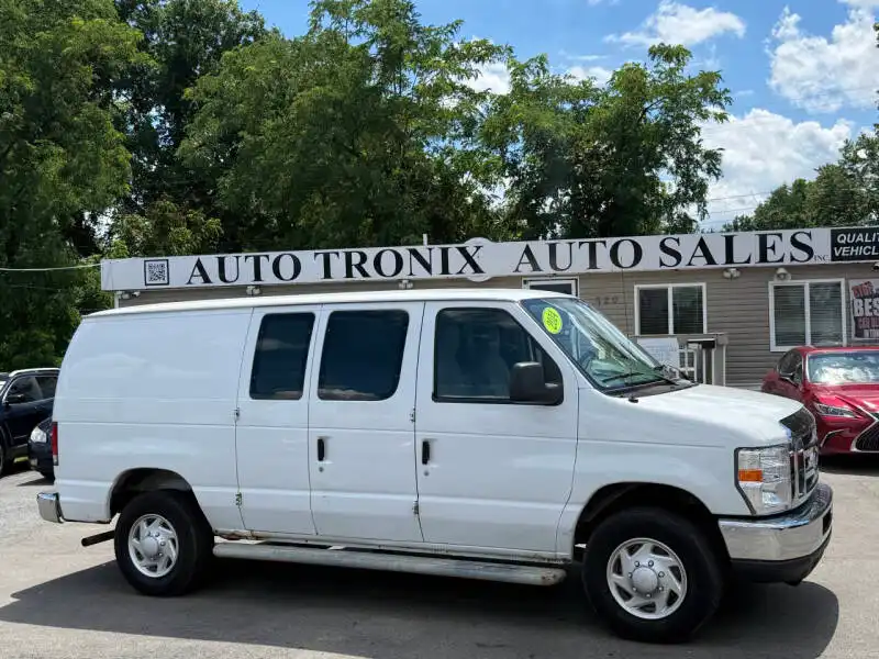 2014 Ford E-Series E-250 Van's photo