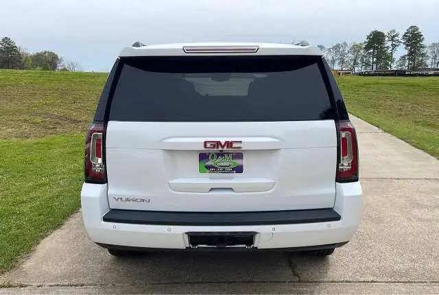 2017 GMC Yukon 2WD SLT photo 3
