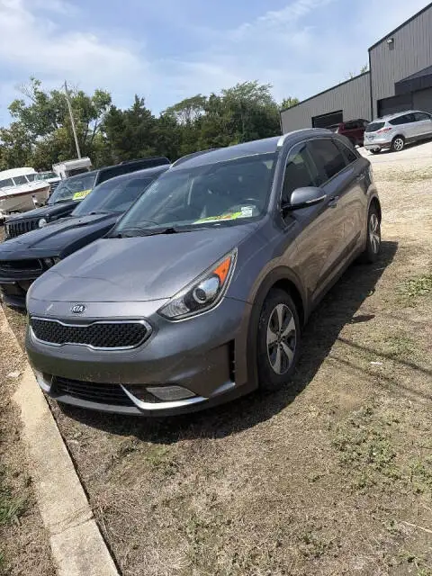 2017 Kia Niro EX photo 1