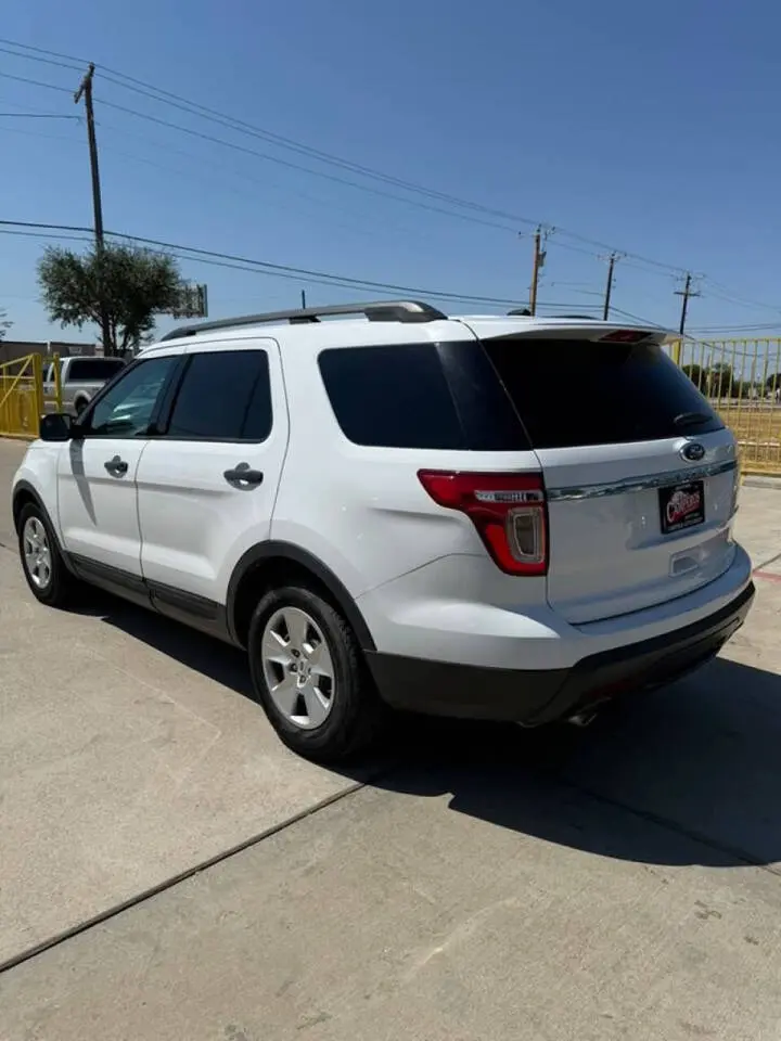 2014 Ford Explorer Base photo 4