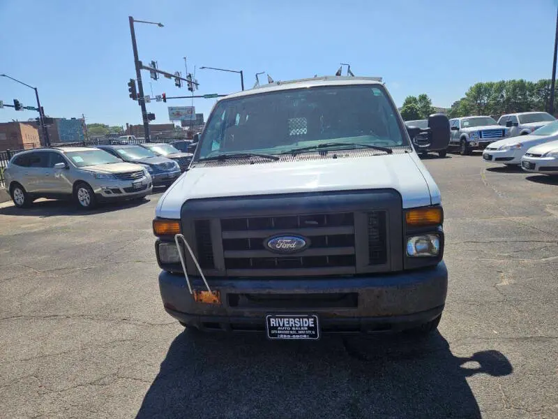 2011 Ford E-Series E-250 Van photo 5