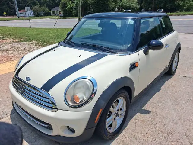2011 MINI Cooper Base's photo