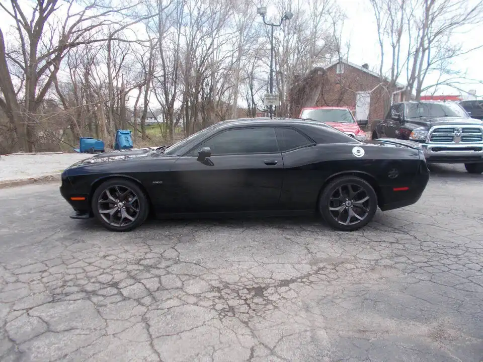 2019 Dodge Challenger R/T's photo