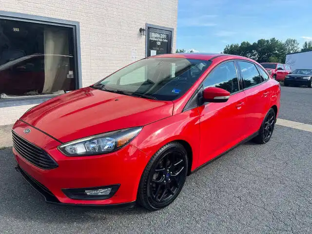 2016 Ford Focus Sedan SE's photo
