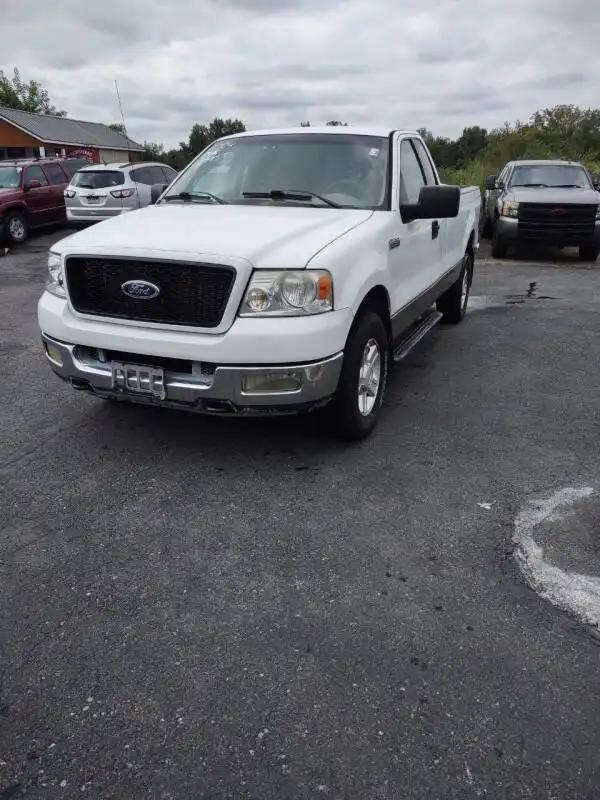 2004 Ford F-150 XLT 4WD Regular Cab 126 in Styleside's photo