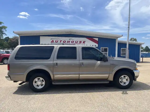 2002 Ford Excursion 6.8 Limited's photo