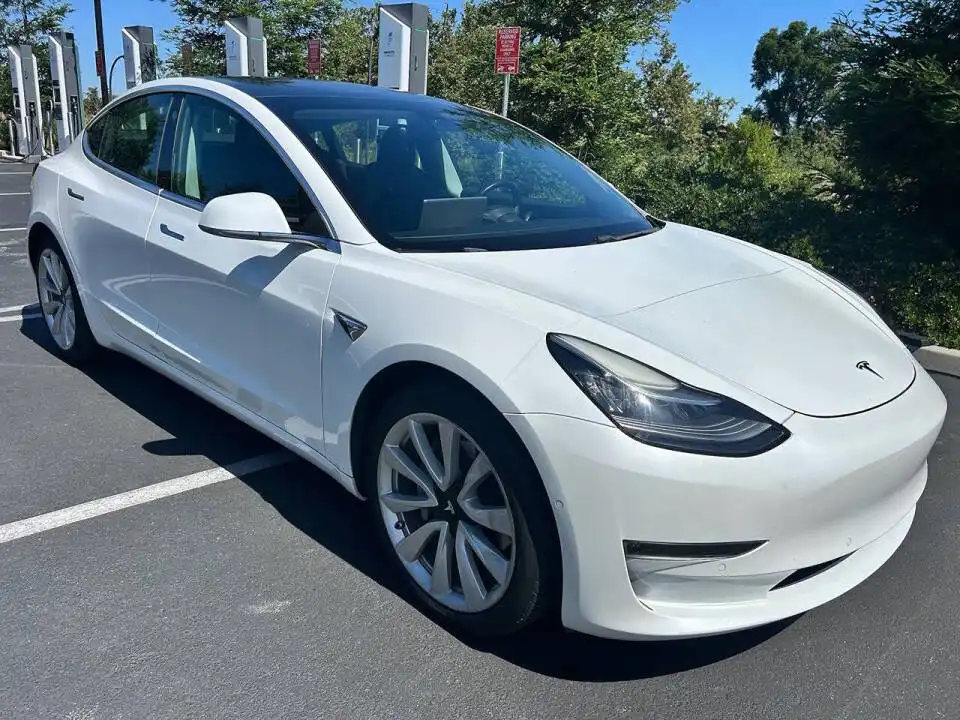 2018 Tesla Model 3 Long Range Dual Motor All-Wheel Drive's photo