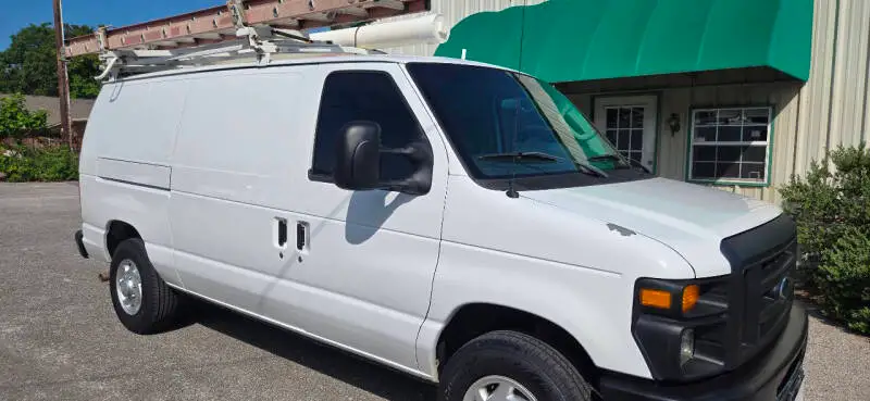 2013 Ford E-Series E-250 Van photo 1