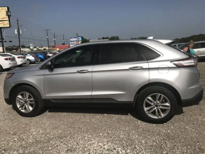 2017 Ford Edge Titanium photo 1