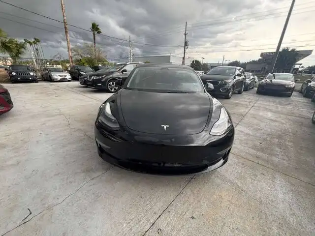 2023 Tesla Model 3 Base's photo
