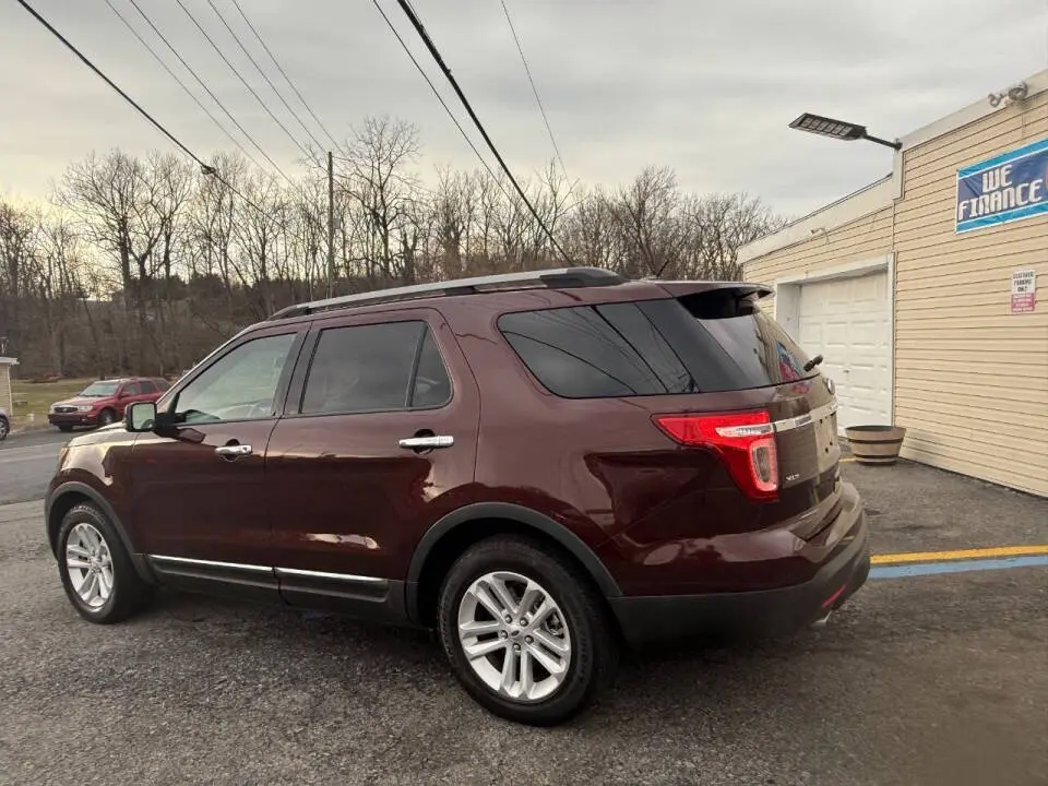 2012 Ford Explorer XLT 4x4 photo 4