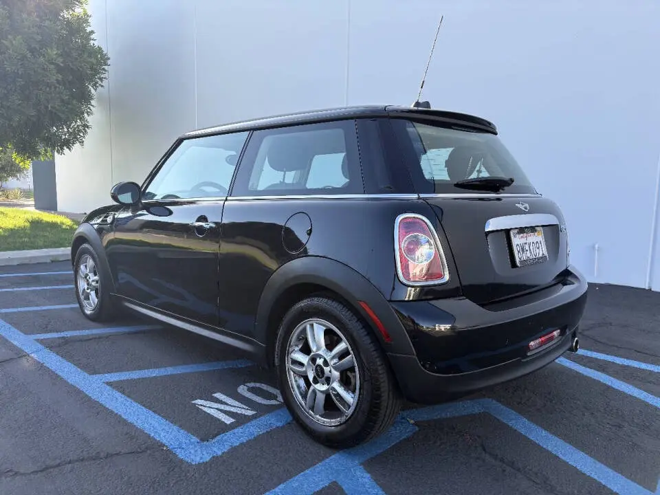 2012 MINI Cooper Base photo 4