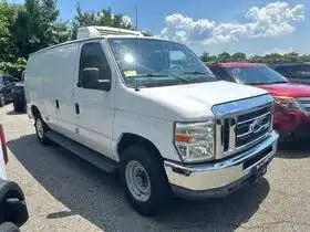 2010 Ford E-Series E-350 Super Duty's photo