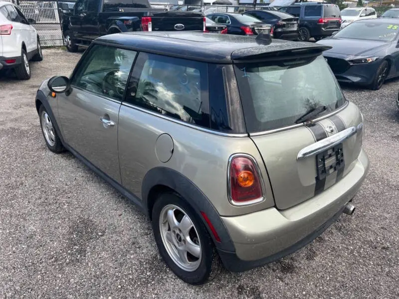 2009 MINI Cooper Base photo 5