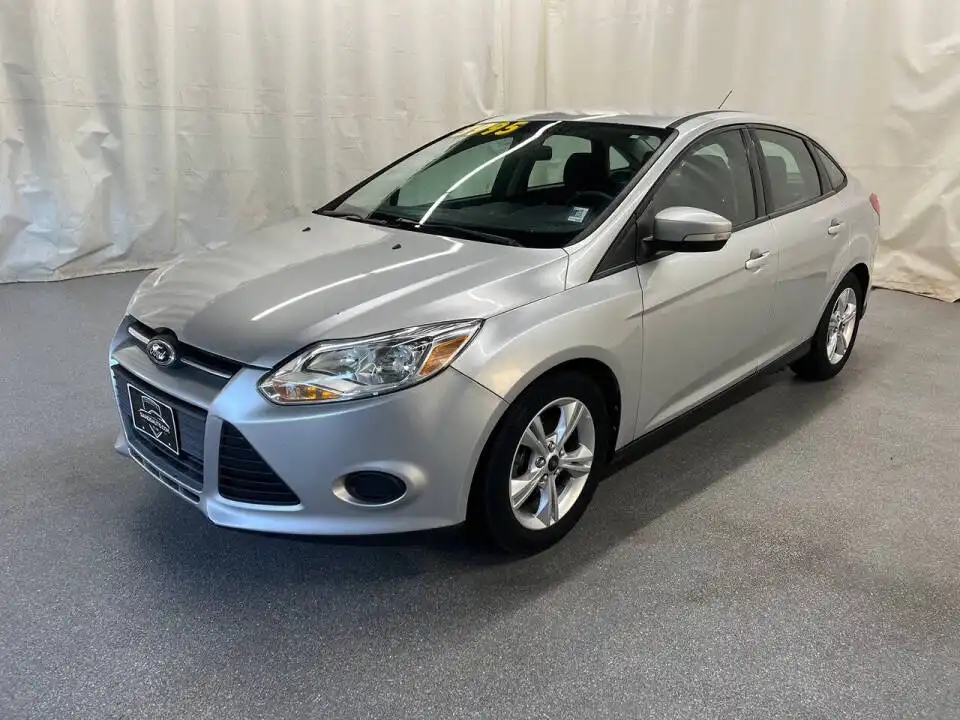 2014 Ford Focus SE Sedan's photo