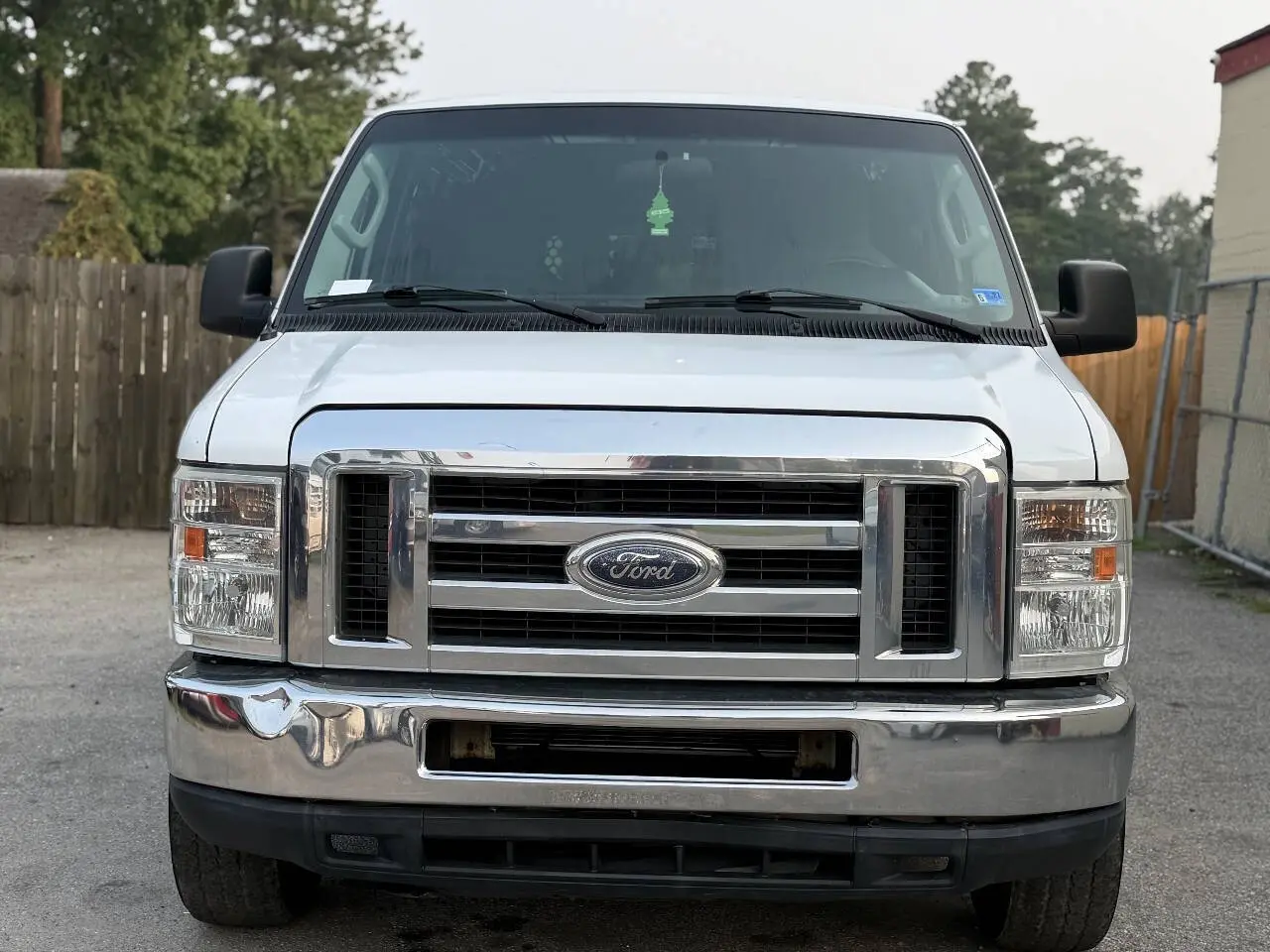2013 Ford E-Series E-250 Van photo 3