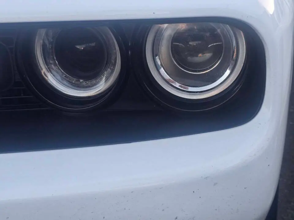 2015 Dodge Challenger SXT photo 4