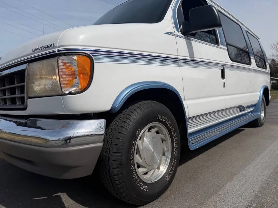 1996 Ford E-Series undefined photo 3