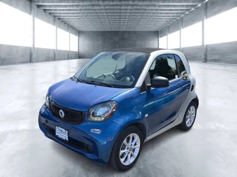 2017 smart fortwo Pure Coupe's photo