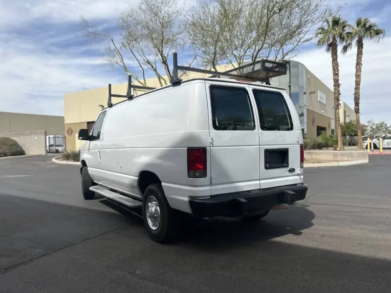 2014 Ford E-Series E-250 Van photo 5