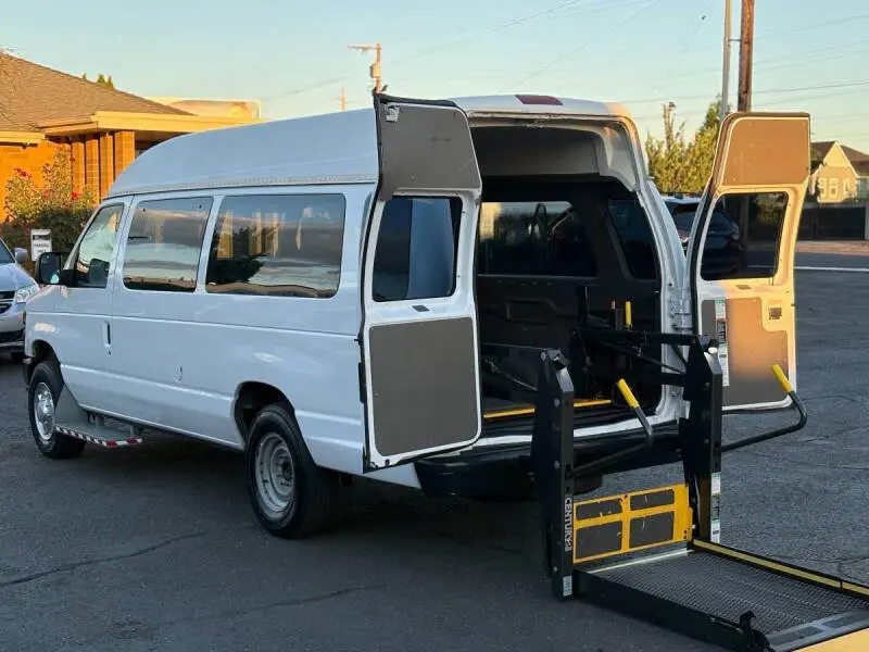 2014 Ford E-Series E-250 Extended photo 5
