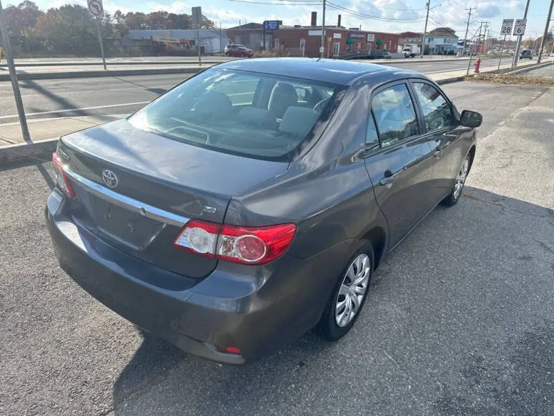 2012 Toyota Corolla LE AT photo 5
