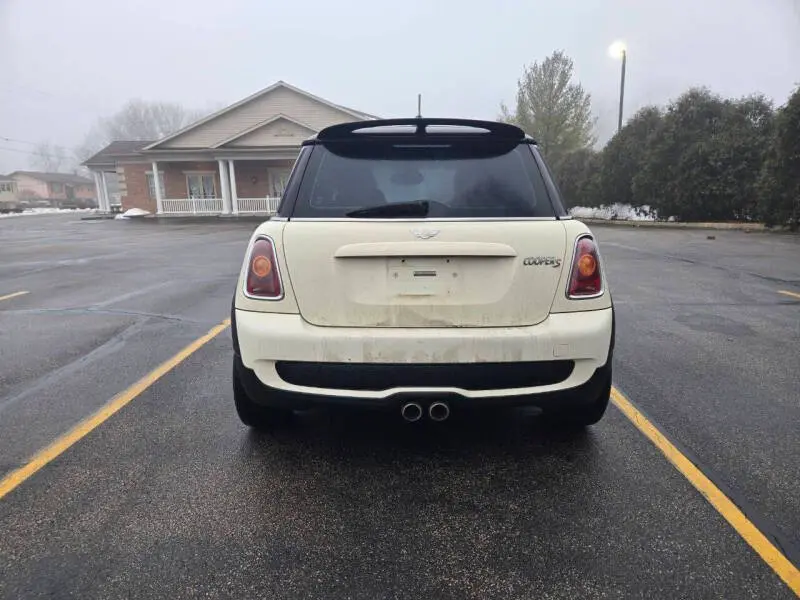 2009 MINI Cooper S photo 4