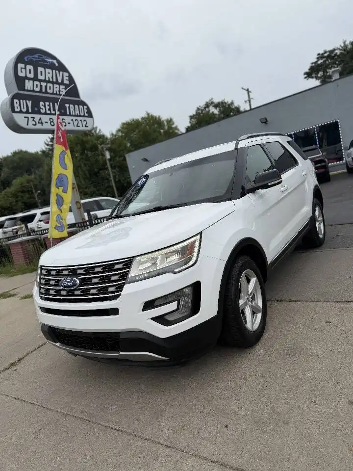 2017 Ford Explorer XLT 4WD's photo