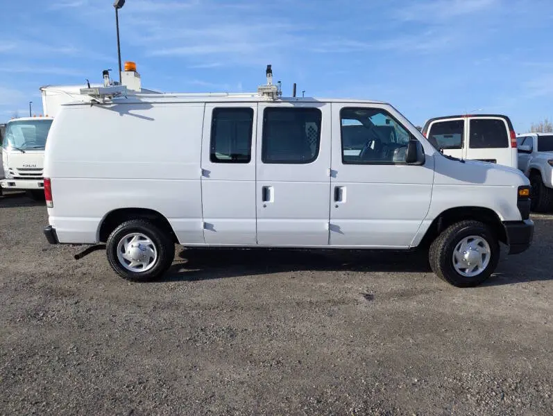 2014 Ford E-Series E-150 Van photo 3
