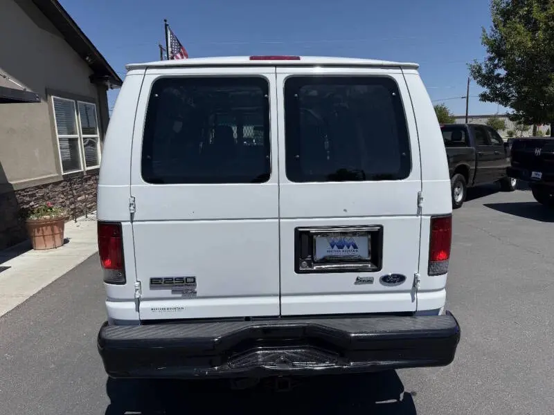 2012 Ford E-Series E-250 Van photo 4