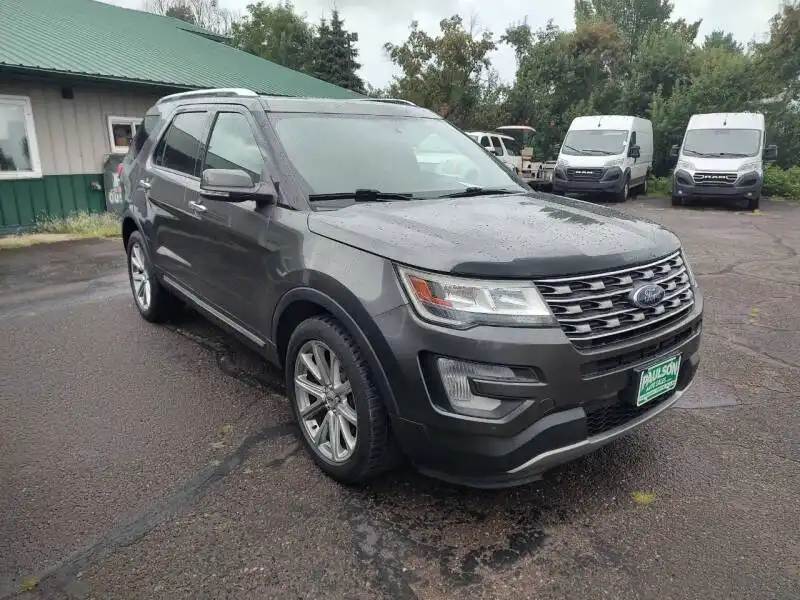 2017 Ford Explorer Limited 4WD's photo