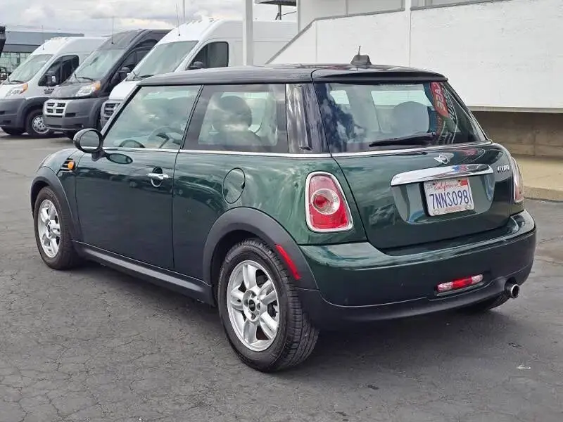 2012 MINI Cooper Base photo 4