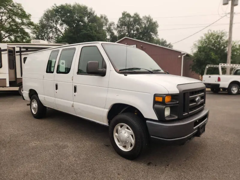 2012 Ford E-Series E-150 Van photo 4