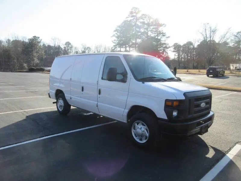 2014 Ford E-Series E-150 Van photo 3