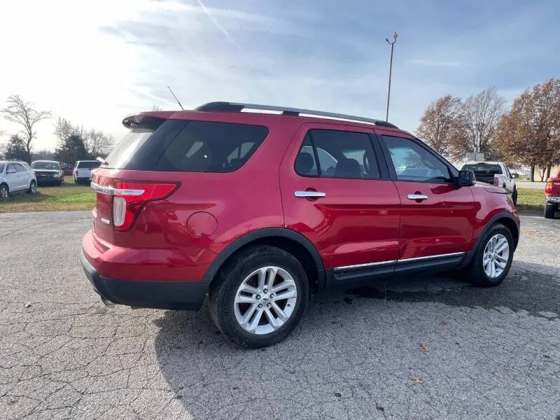 2012 Ford Explorer XLT photo 4