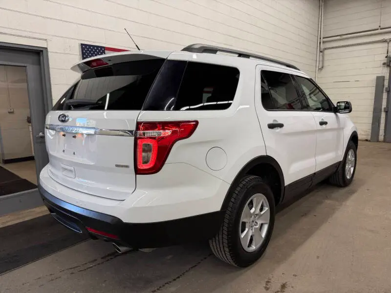 2013 Ford Explorer Base 4x4 photo 4