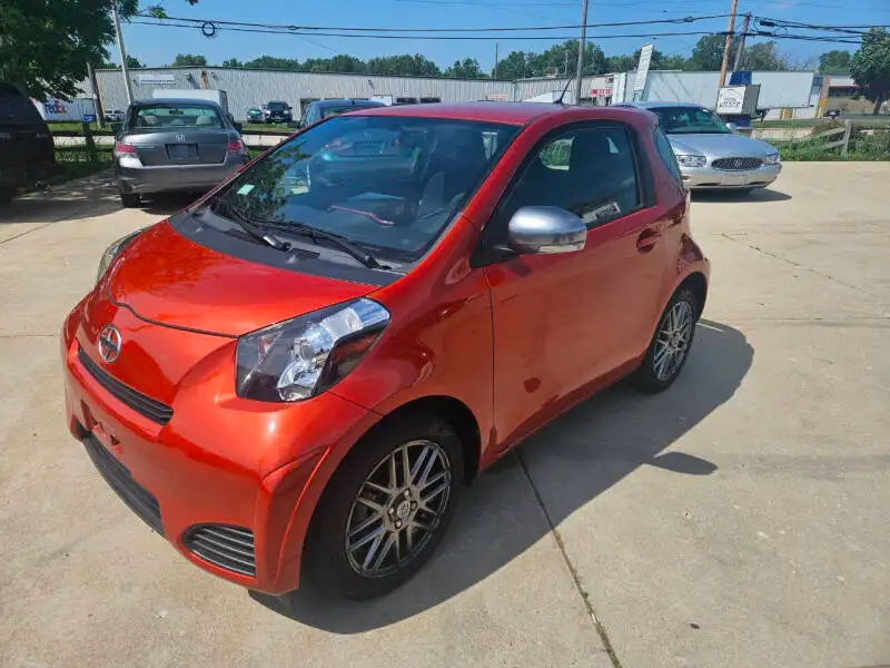 2012 Scion iQ 1.3 CVT's photo