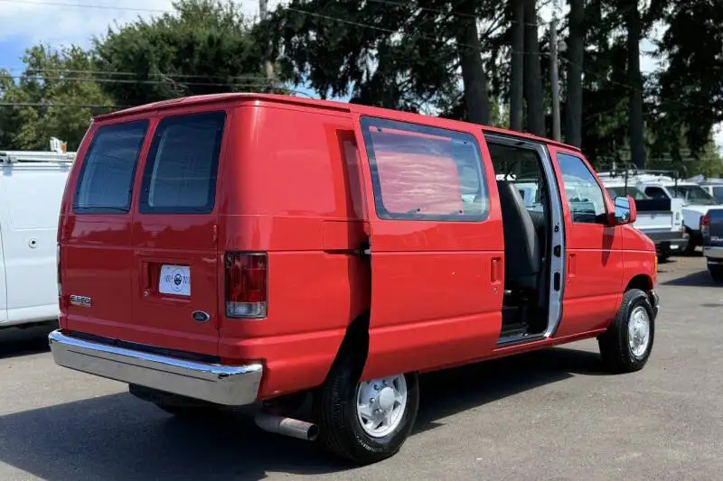 2006 Ford E-Series E-350 Super Duty's photo