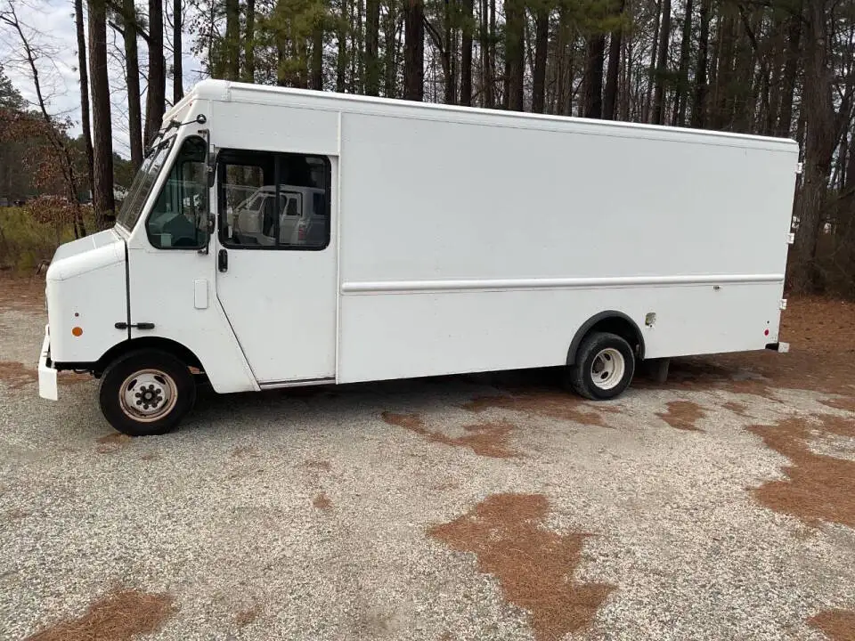 2014 Ford E-Series E-450 SD photo 1