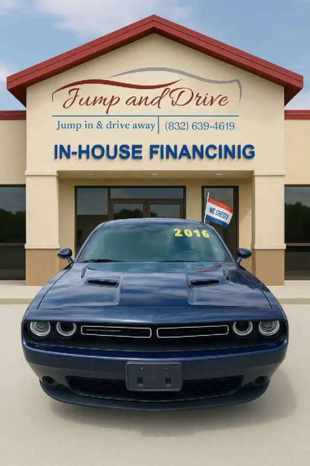 2016 Dodge Challenger SXT photo 1