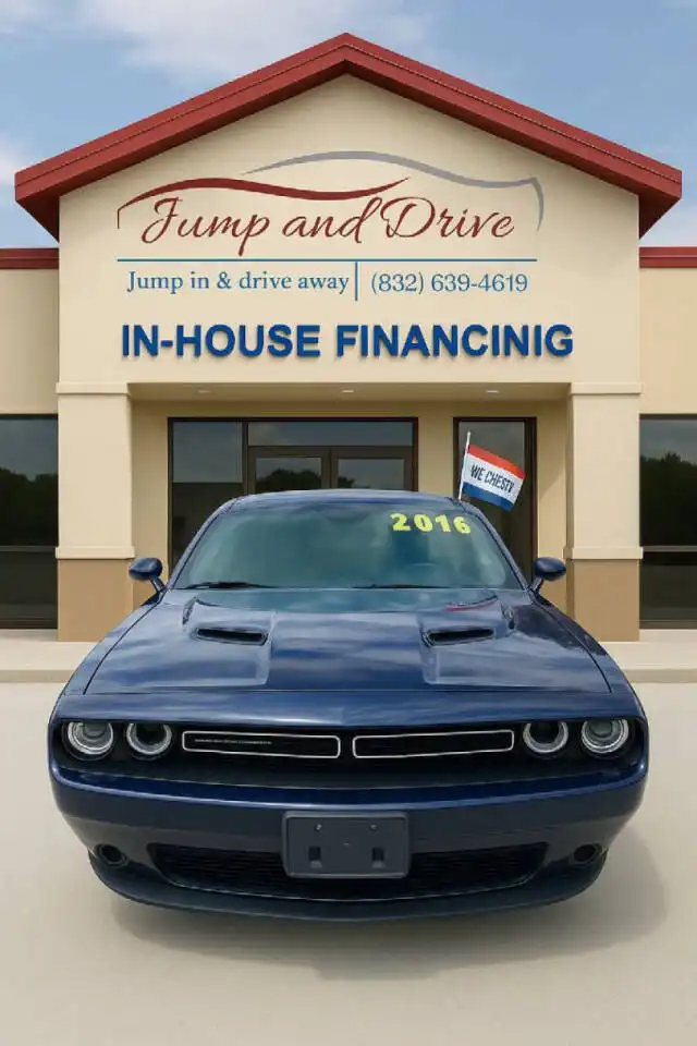 2016 Dodge Challenger SXT's photo