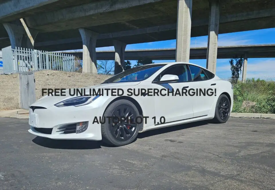 2016 Tesla Model S 90D photo 1