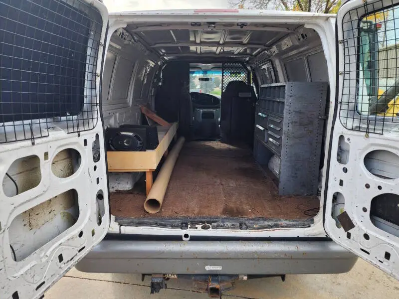 2000 Ford E-Series E-250 Van photo 5