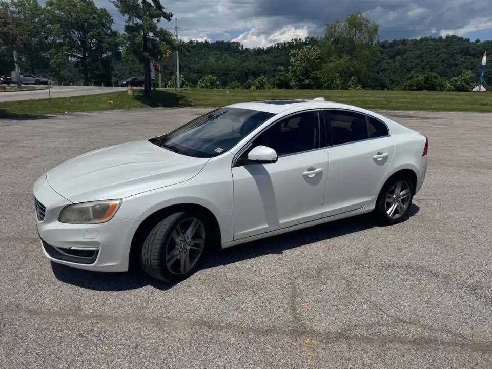 2014 Volvo S60 T5 FWD Auto's photo