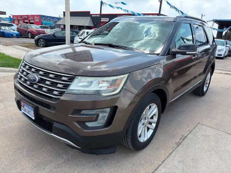 2016 Ford Explorer XLT FWD's photo