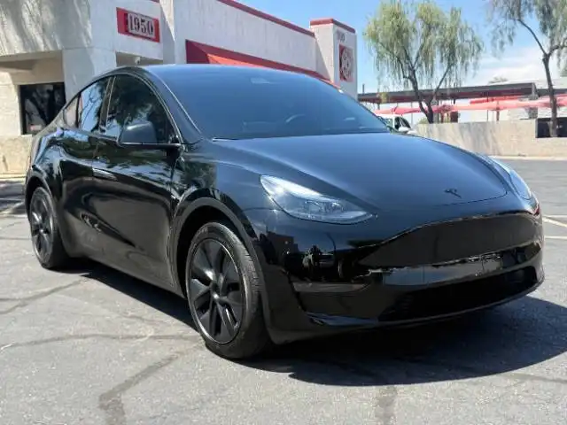 2024 Tesla Model Y Long Range Rear Wheel Drive's photo