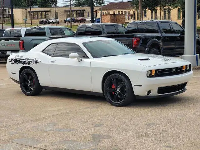 2017 Dodge Challenger R/T photo 1
