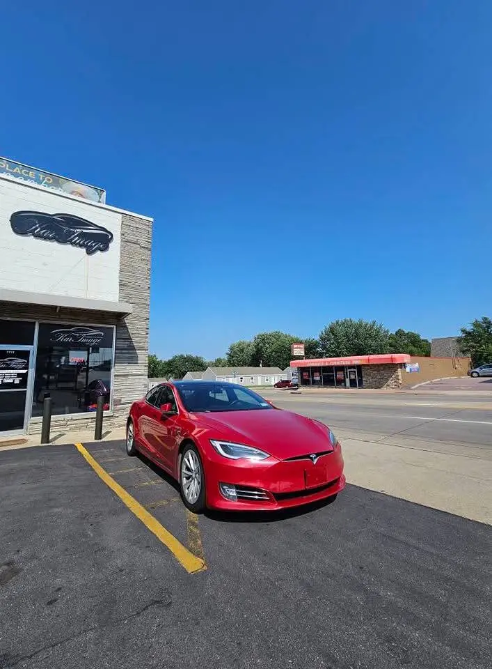 2016 Tesla Model S undefined photo 3