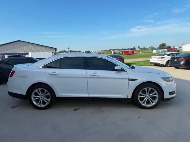 2013 Ford Taurus SEL FWD's photo